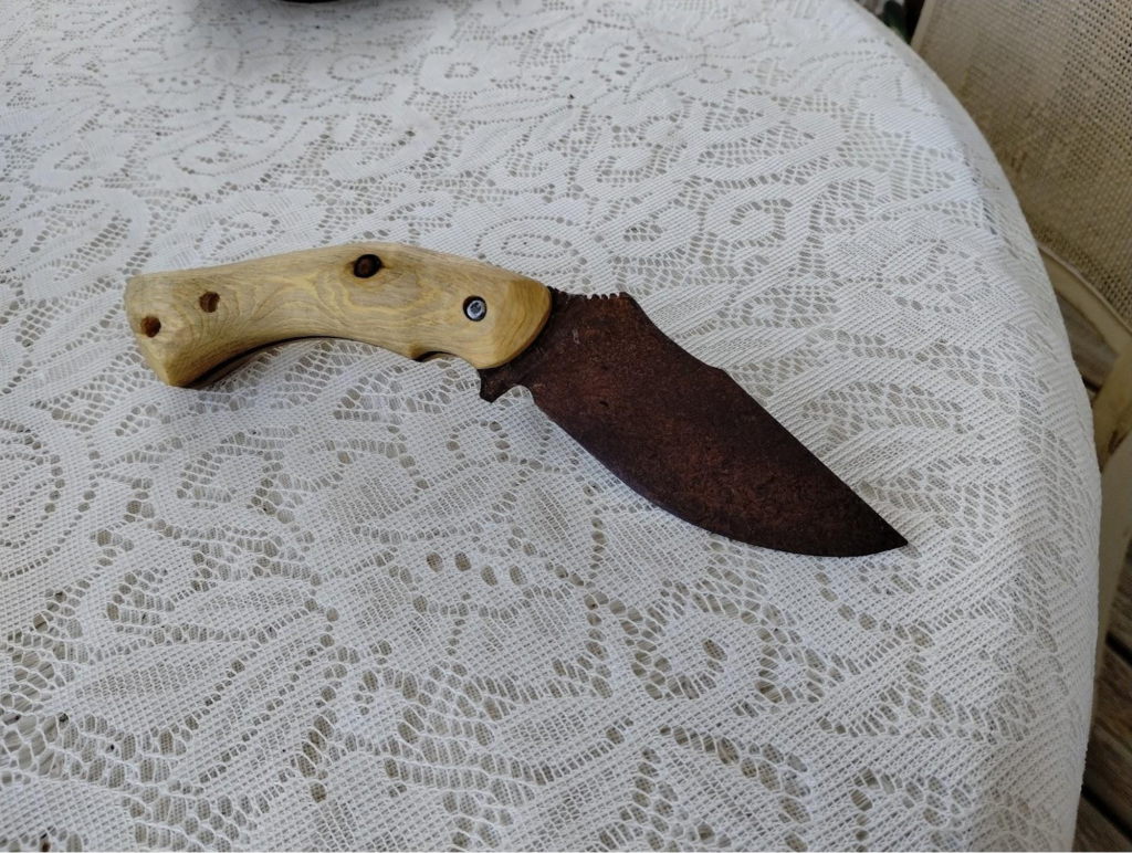 An image of a knife that needs the services of Refinement and Sharpening